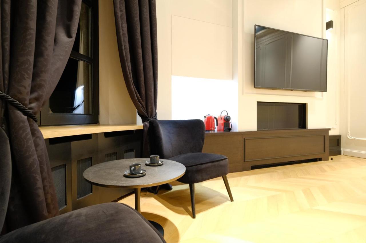 Suite La Duchesse Et Parking Prive Gratuit Mons Exterior photo