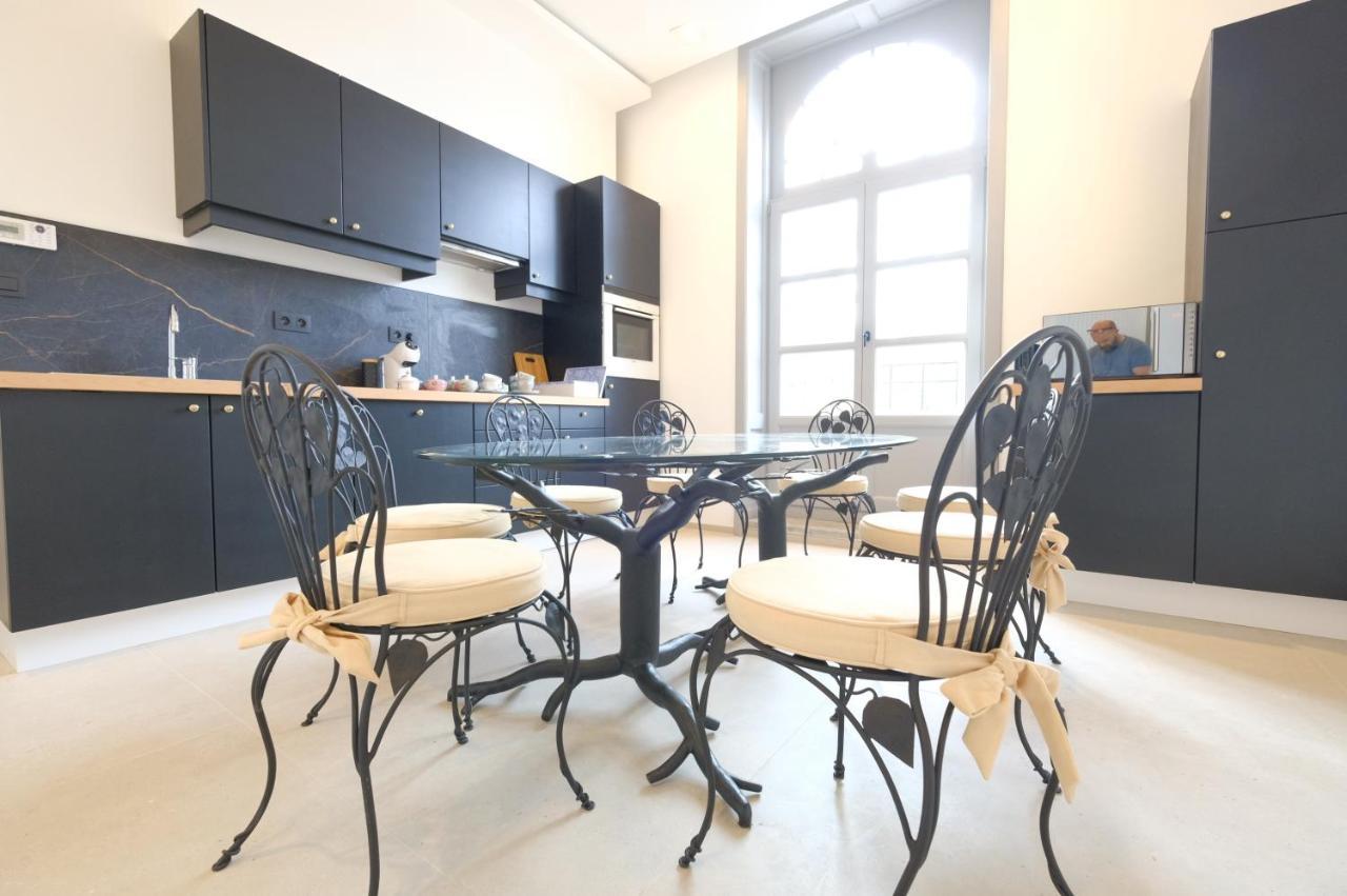 Suite La Duchesse Et Parking Prive Gratuit Mons Exterior photo